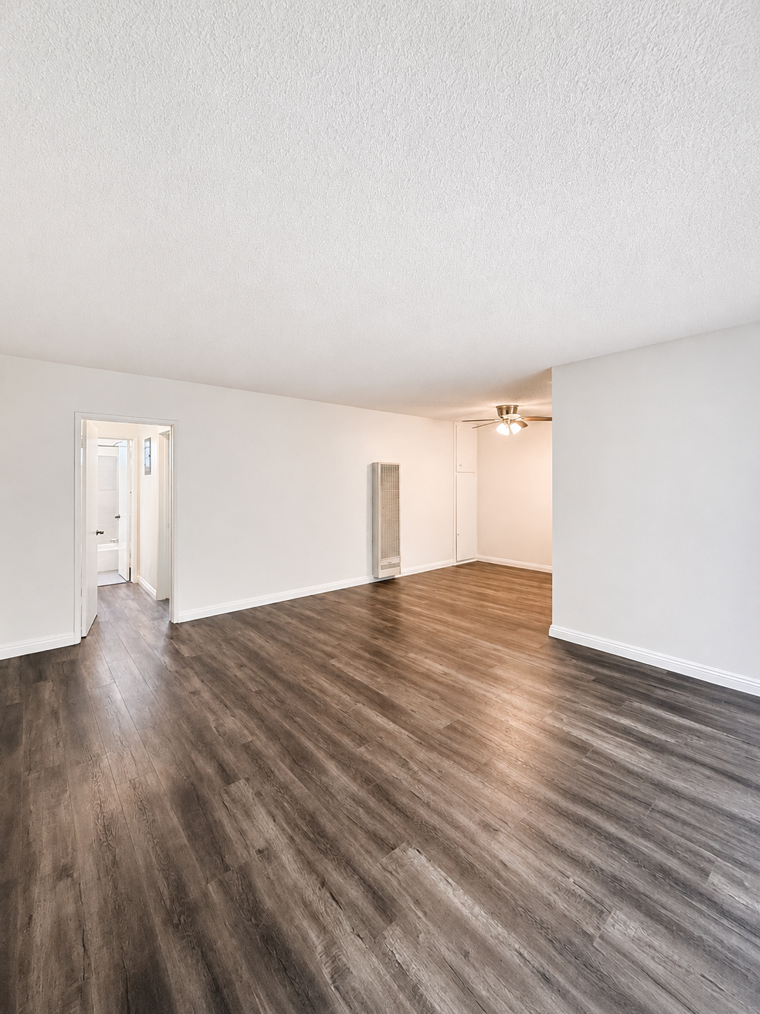 1 bedroom apartment with pool and balcony, pet friendly in 1300 Laurel Ave, Unit 11 West Hollywood, CA 90046 β photo 6