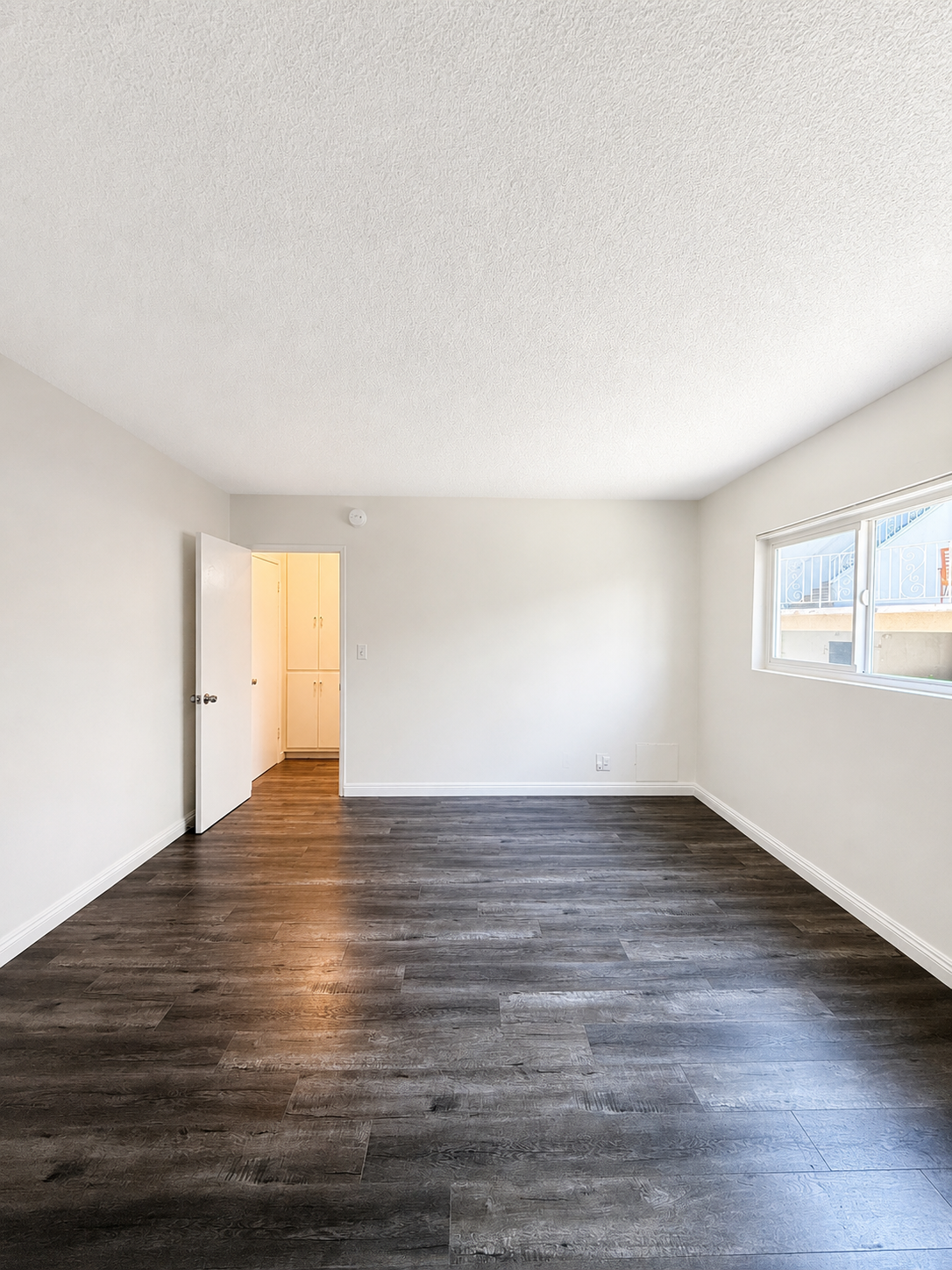1 bedroom apartment with pool and balcony, pet friendly in 1300 Laurel Ave, Unit 11 West Hollywood, CA 90046 β photo 12