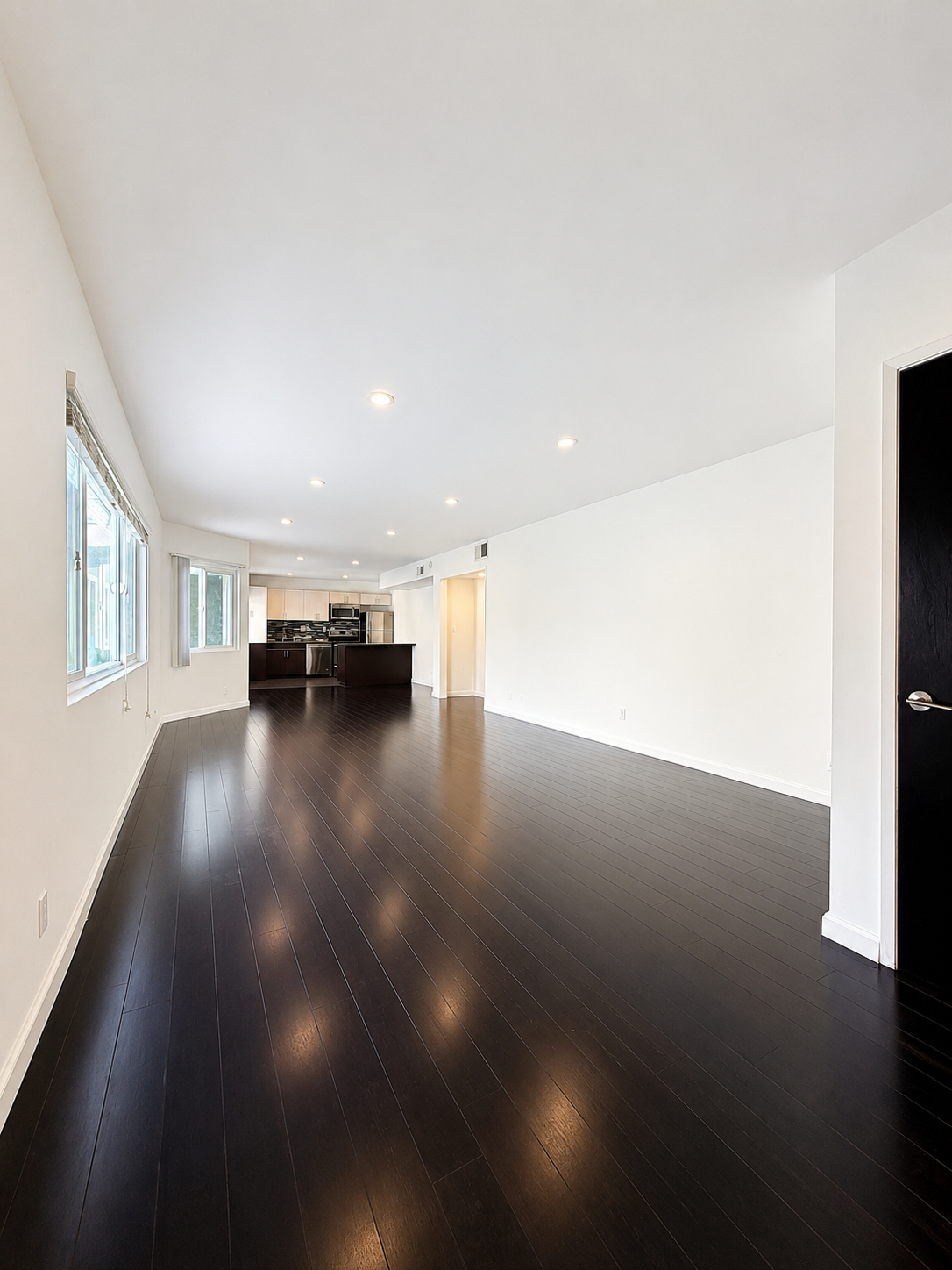 2 bedroom apartment with pool, pet friendly in 7224 Hillside Ave, Unit 9 Los Angeles, CA 90046 β photo 2