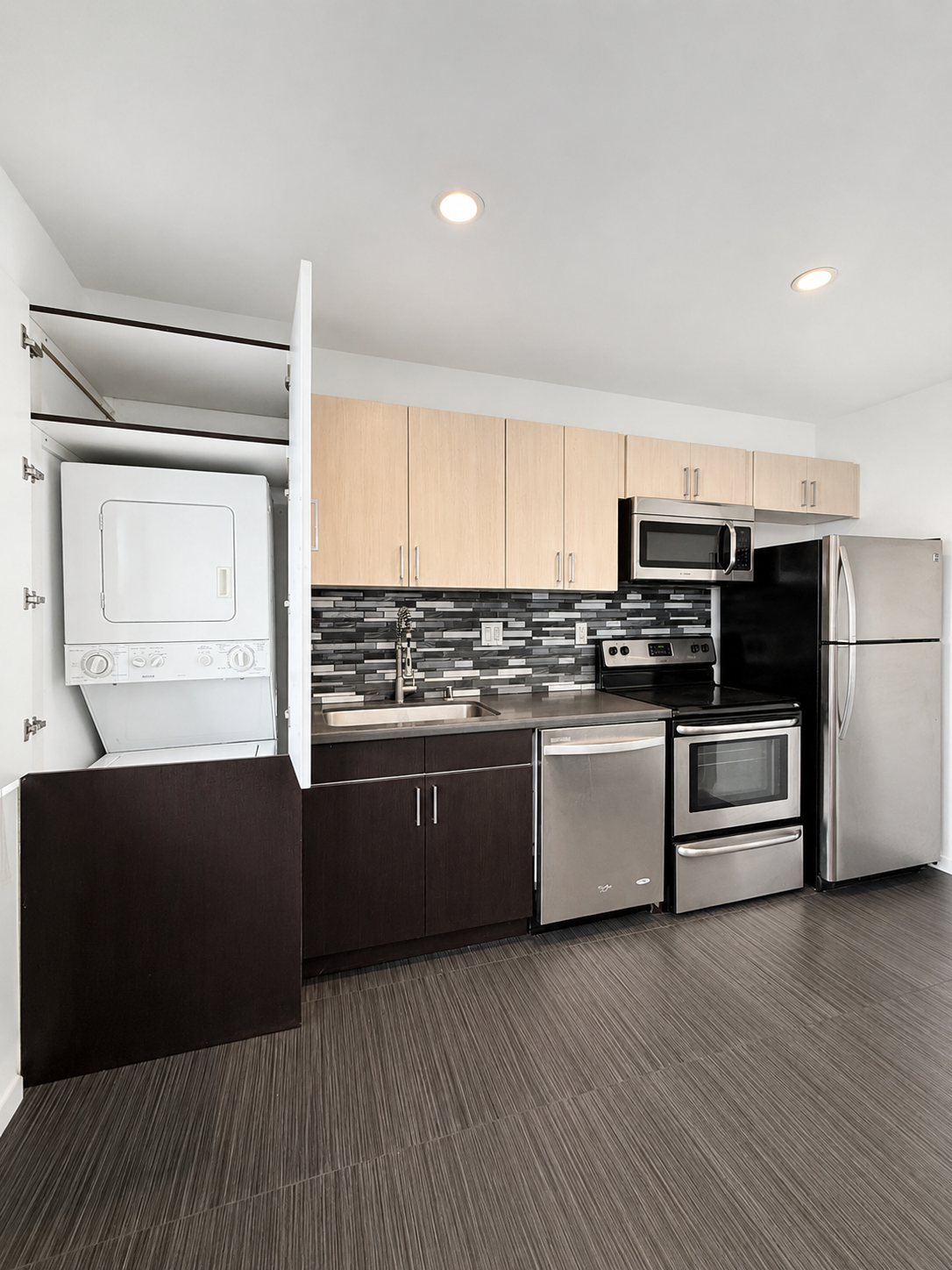 2 bedroom apartment with pool, pet friendly in 7224 Hillside Ave, Unit 9 Los Angeles, CA 90046 β photo 5