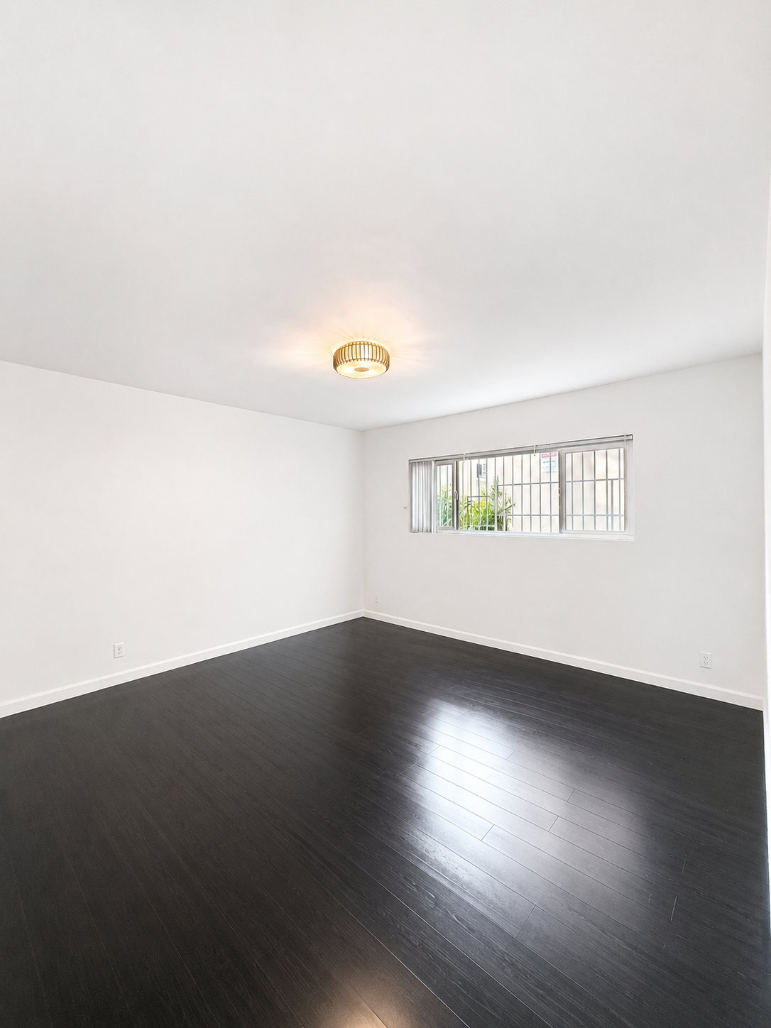 2 bedroom apartment with pool, pet friendly in 7224 Hillside Ave, Unit 9 Los Angeles, CA 90046 β photo 4