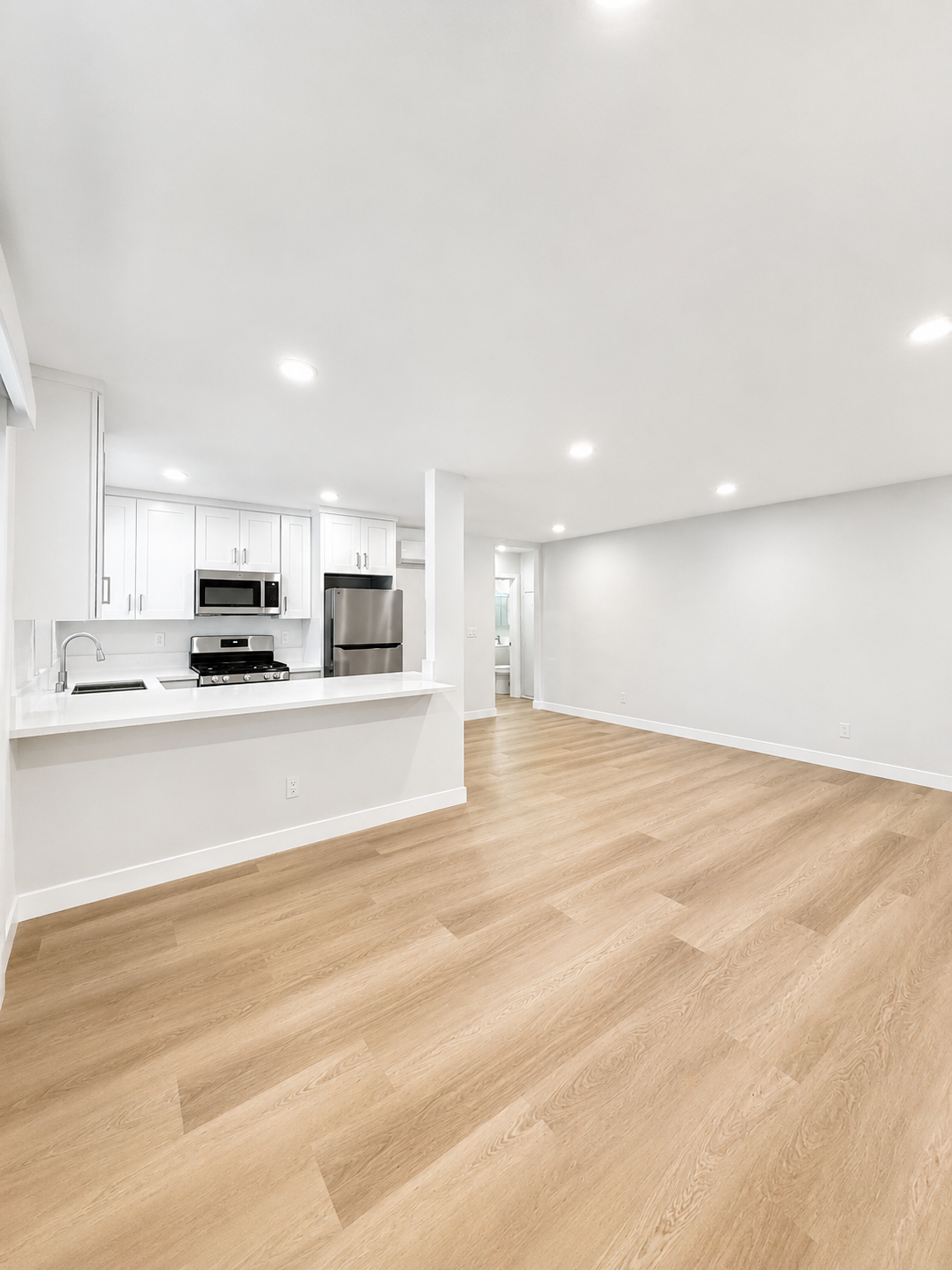 1 bedroom apartment, pet friendly in 1120-1130 N Laurel Ave, Unit 2 West Hollywood, CA 90046 — photo 7