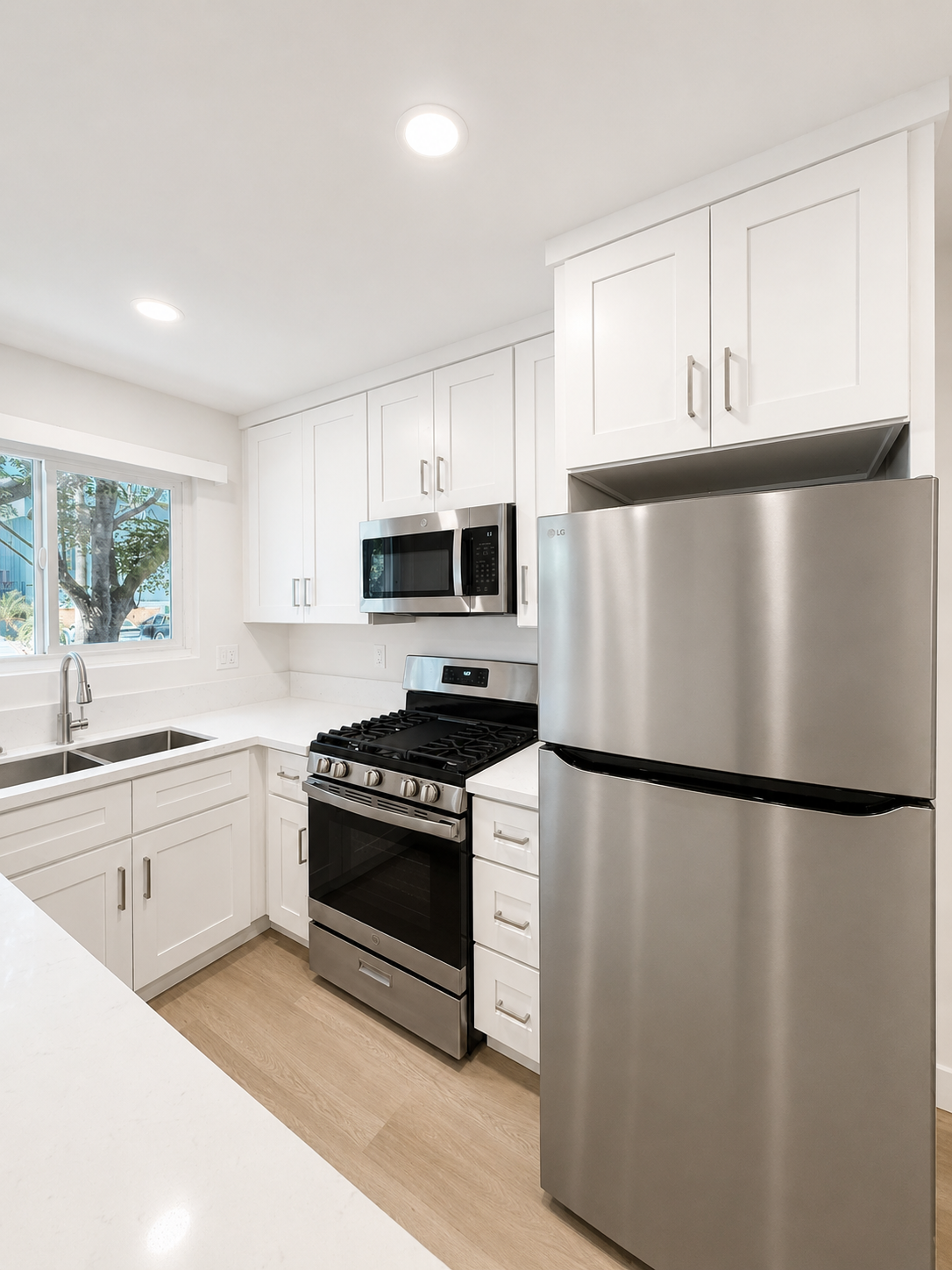 1 bedroom apartment, pet friendly in 1120-1130 N Laurel Ave, Unit 2 West Hollywood, CA 90046 — photo 5