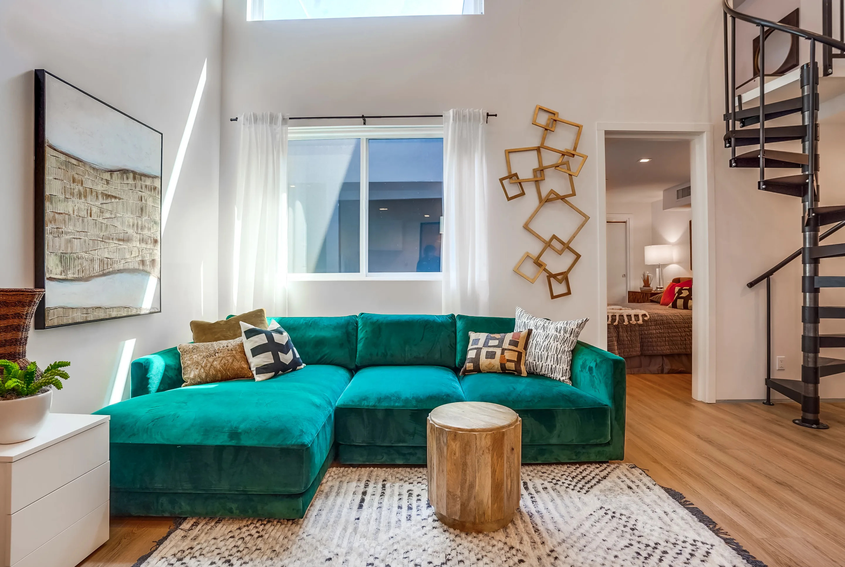 1 bedroom apartment, pet friendly in 105 S Fairfax Ave, Unit 203 Los Angeles, CA 90036 — photo 2