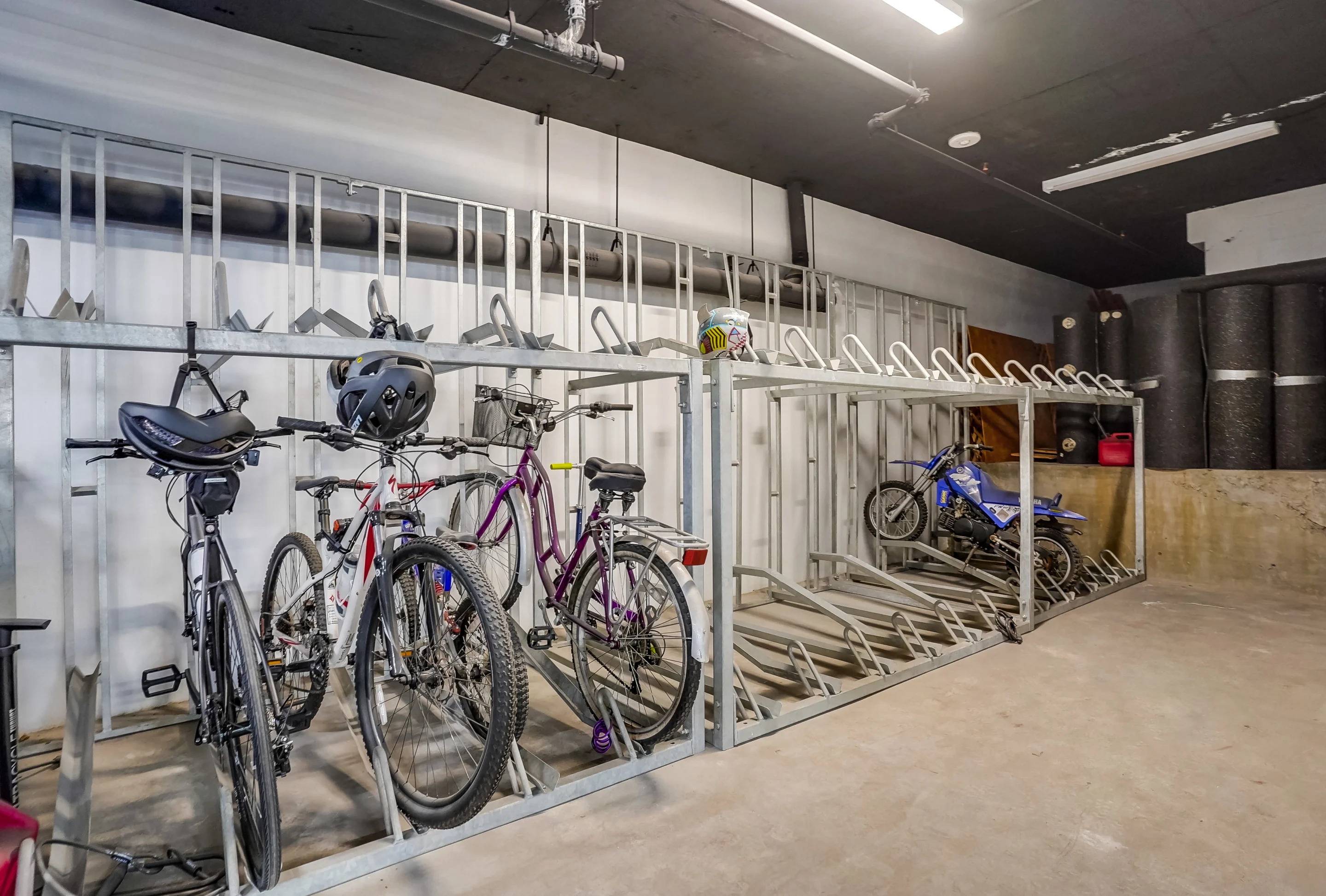 1 bedroom apartment, pet friendly in 105 S Fairfax Ave, Unit 203 Los Angeles, CA 90036 — photo 6