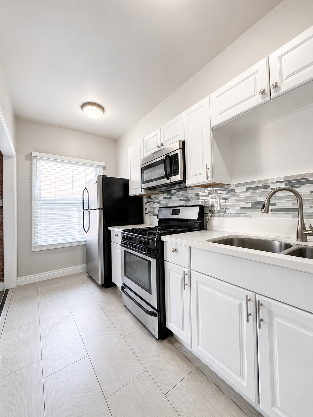 apartment, pet friendly in 250 S Kenmore Ave, Unit 203 Los Angeles, CA 90004 β photo 4