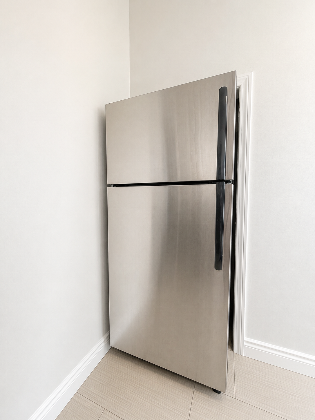 apartment, pet friendly in 250 S Kenmore Ave, Unit 408 Los Angeles, CA 90004 — photo 4