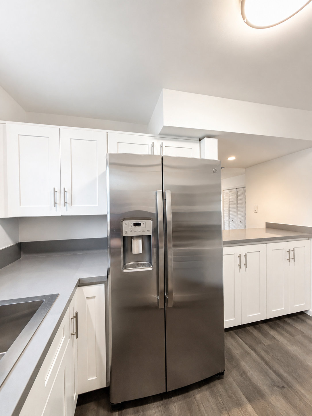 3 bedroom apartment with balcony, pet friendly in 1615 Greenfield Ave, Unit 9 Los Angeles, CA 90025 — photo 6