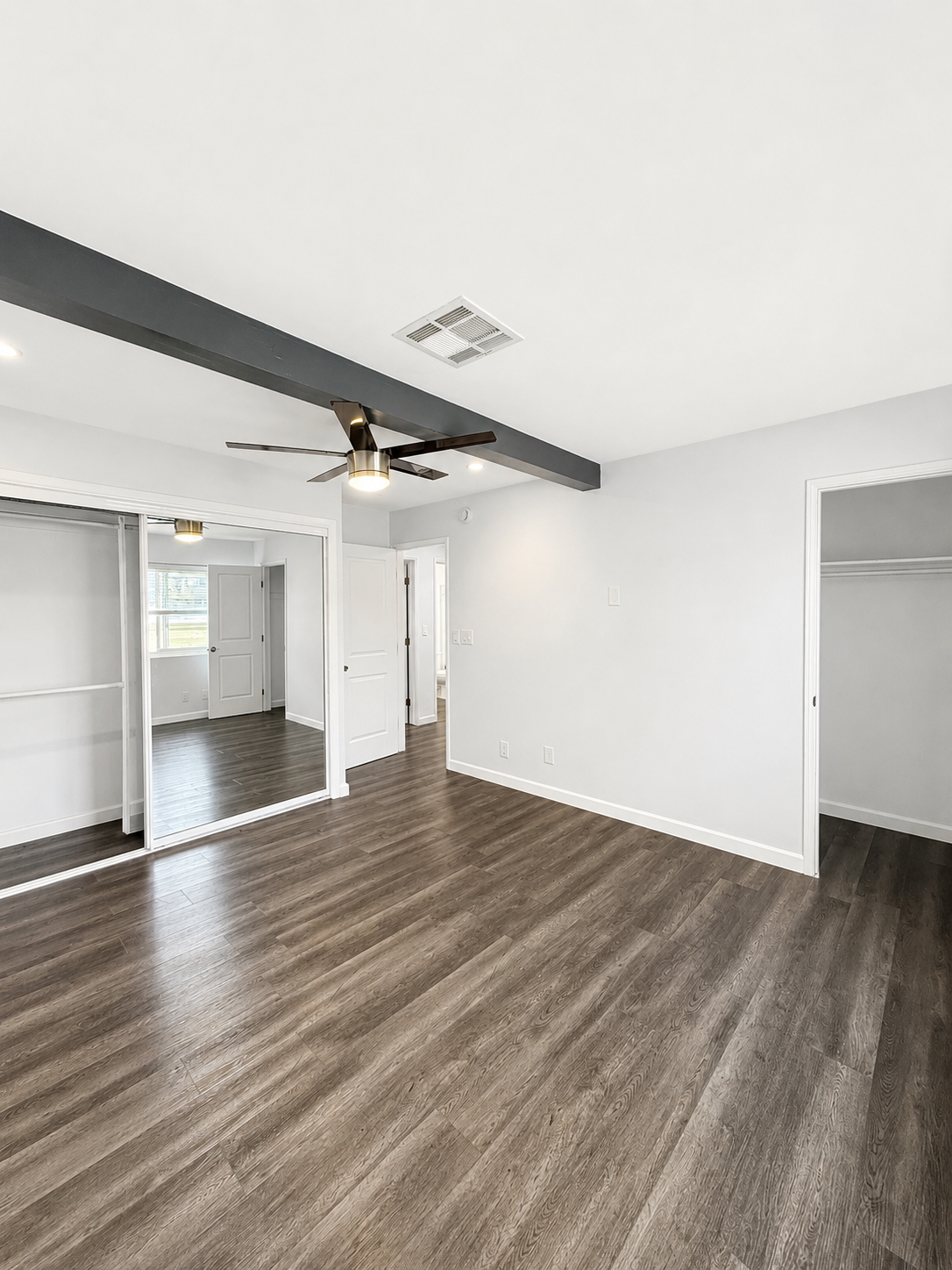 3 bedroom apartment with balcony, pet friendly in 1615 Greenfield Ave, Unit 9 Los Angeles, CA 90025 — photo 16
