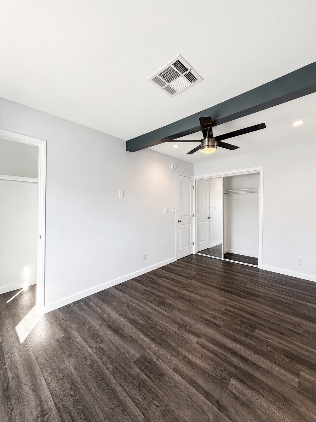 3 bedroom apartment with balcony, pet friendly in 1615 Greenfield Ave, Unit 9 Los Angeles, CA 90025 — photo 17