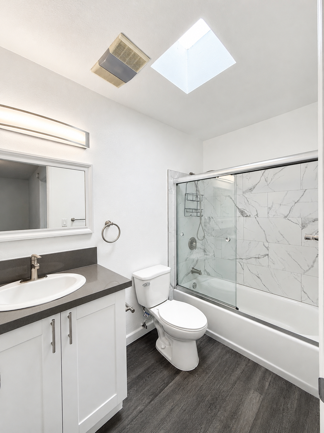 3 bedroom apartment with balcony, pet friendly in 1615 Greenfield Ave, Unit 9 Los Angeles, CA 90025 — photo 8