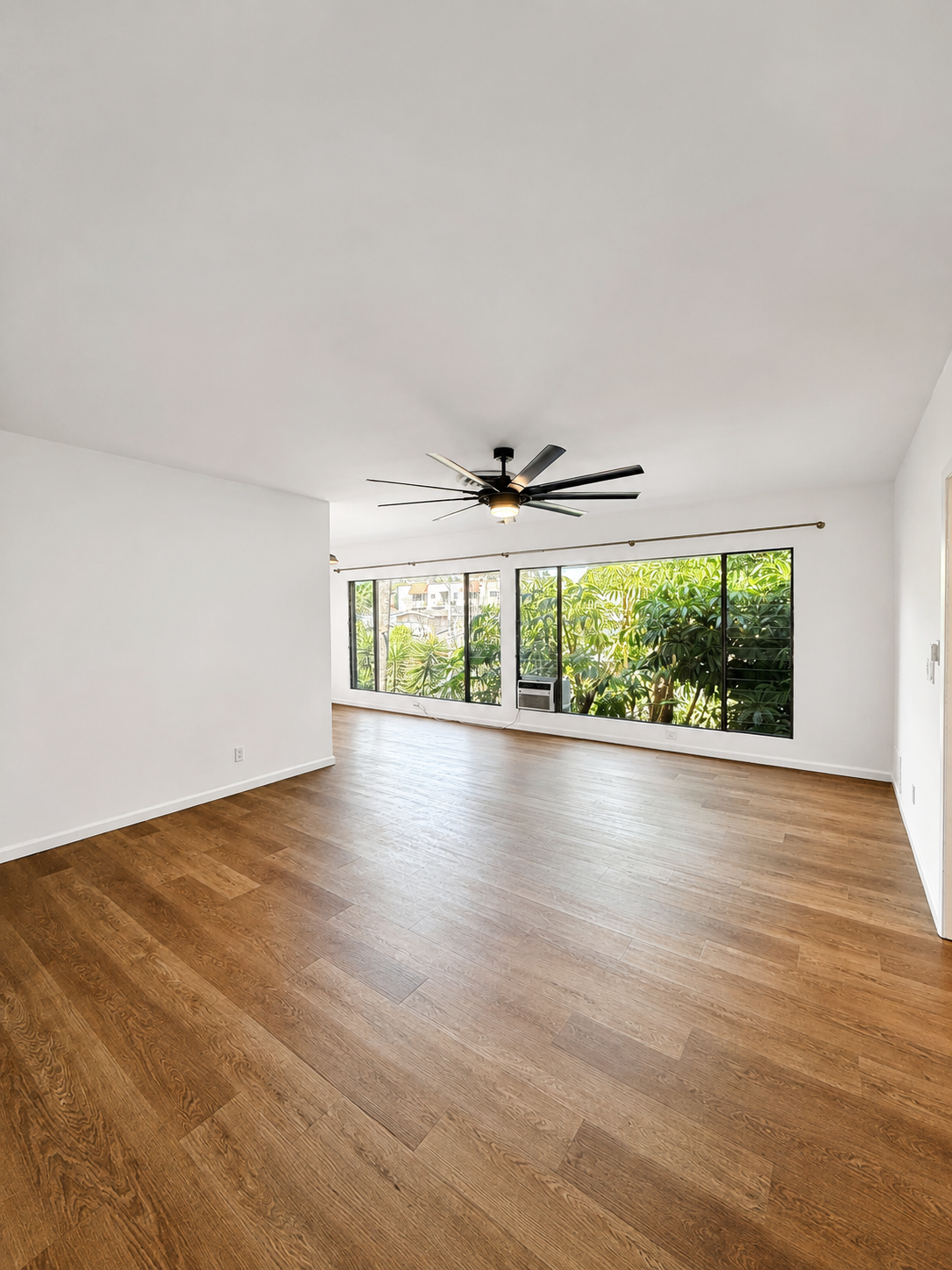 2 bedroom apartment with pool, pet friendly in 1845 Canyon Dr, Unit 11 Los Angeles, CA 90028 — photo 10