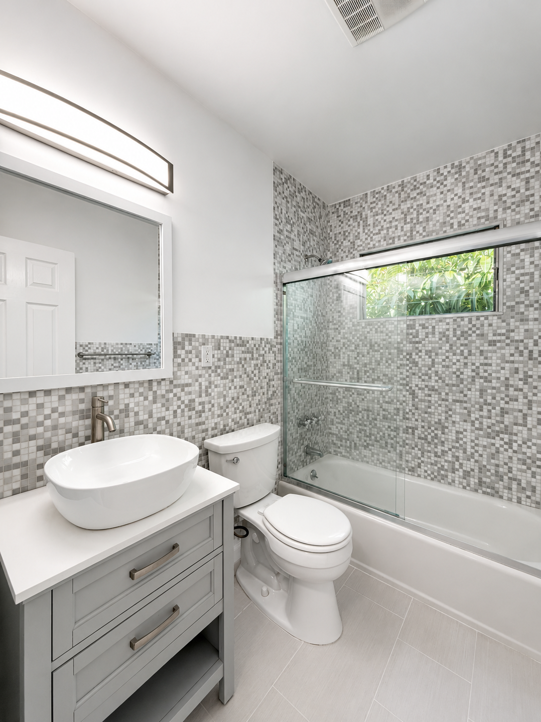 2 bedroom apartment with pool, pet friendly in 1845 Canyon Dr, Unit 11 Los Angeles, CA 90028 — photo 7