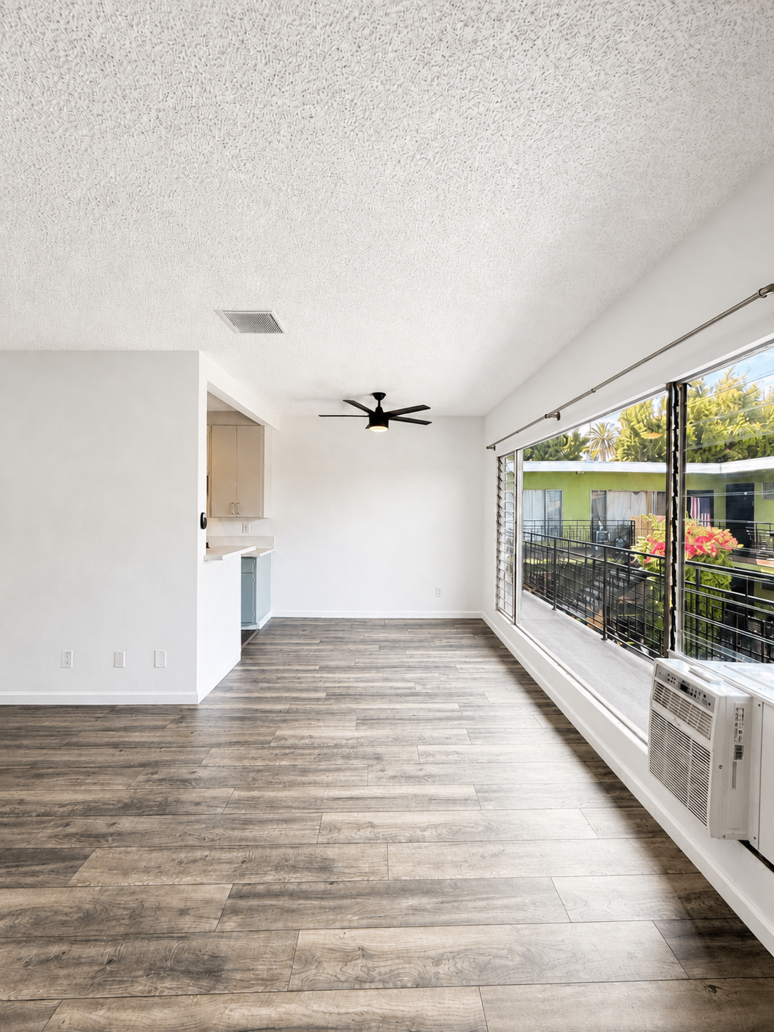 2 bedroom apartment with pool, pet friendly in 1845 Canyon Dr, Unit 12 Los Angeles, CA 90028 — photo 11