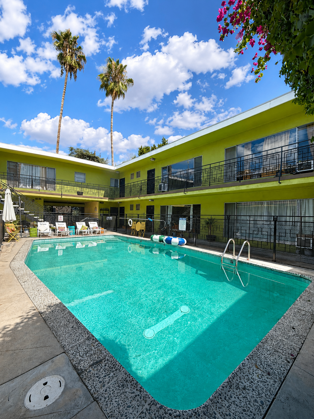 2 bedroom apartment with pool, pet friendly in 1845 Canyon Dr, Unit 12 Los Angeles, CA 90028 — photo 15