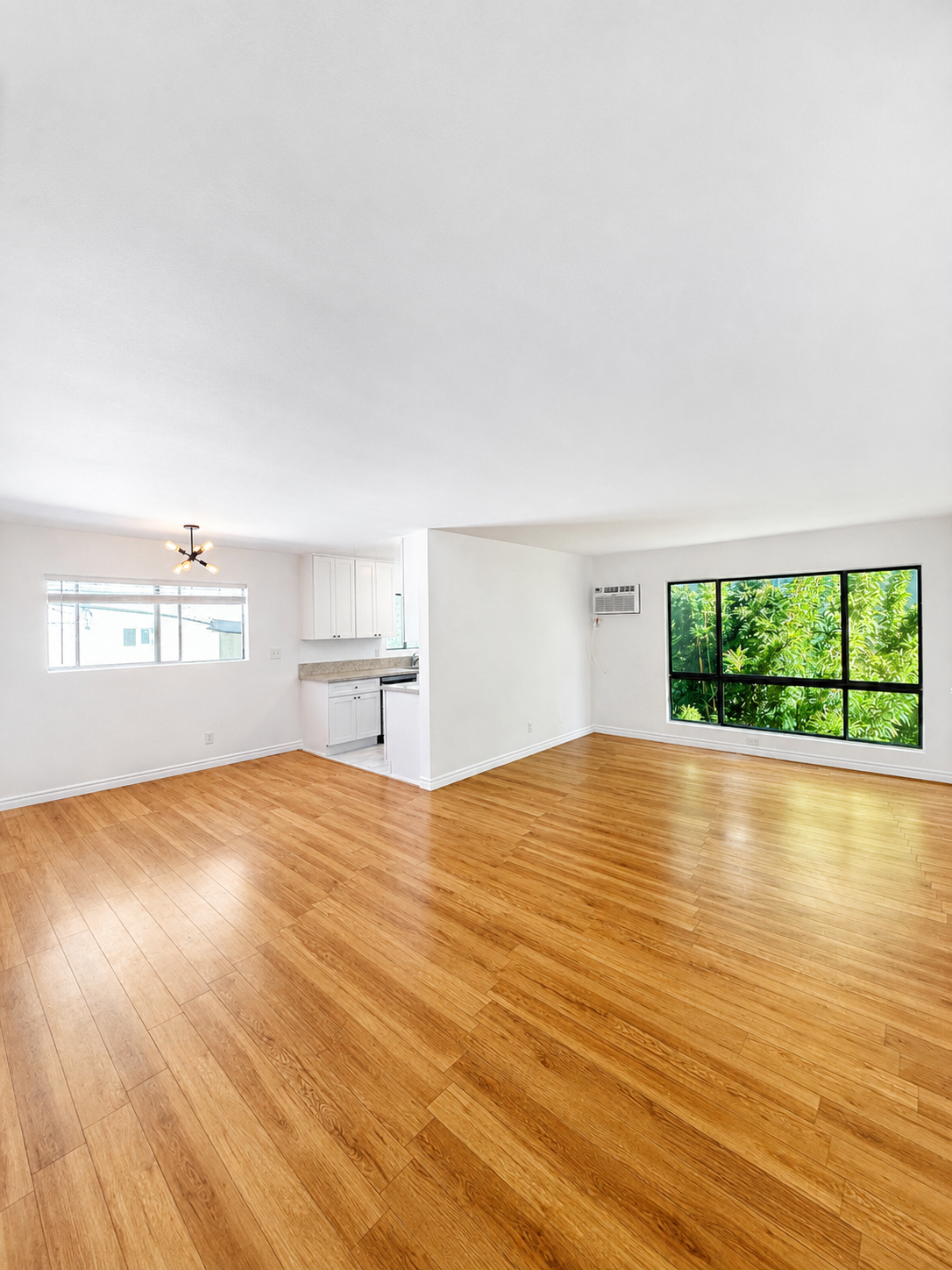 2 bedroom apartment, pet friendly in 1044 N Curson Ave, Unit 8 West Hollywood, CA 90046 — photo 2