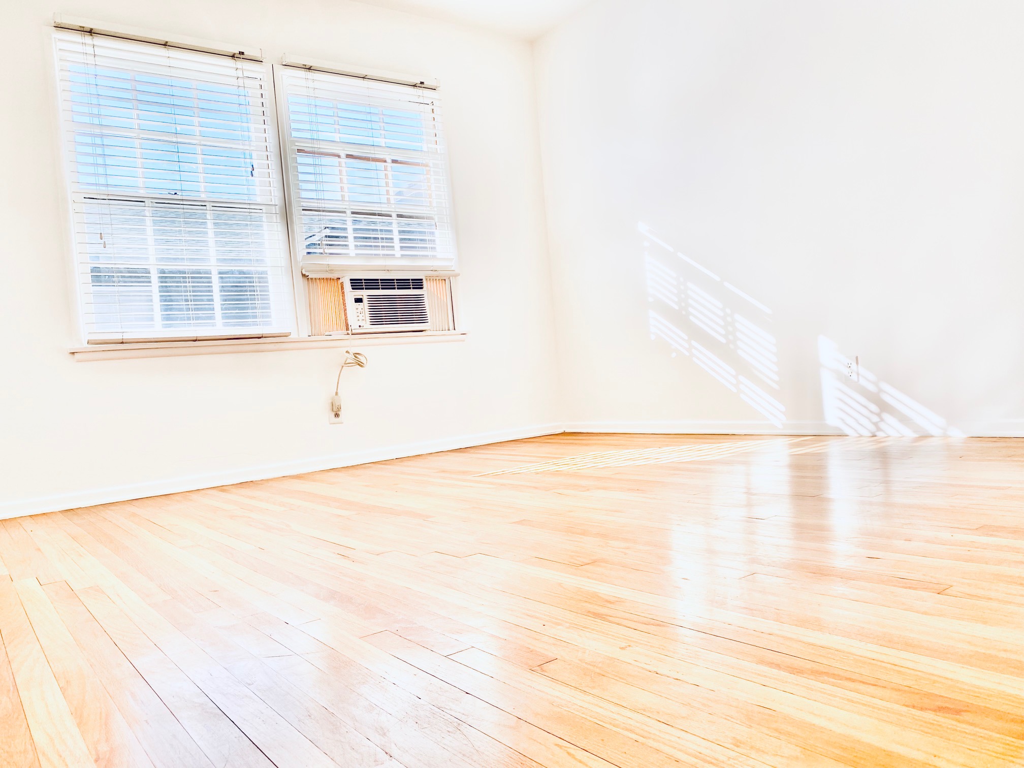 1 bedroom apartment, pet friendly in 13515 Moorpark St, Unit 5 Los Angeles, CA 91423 — photo 4