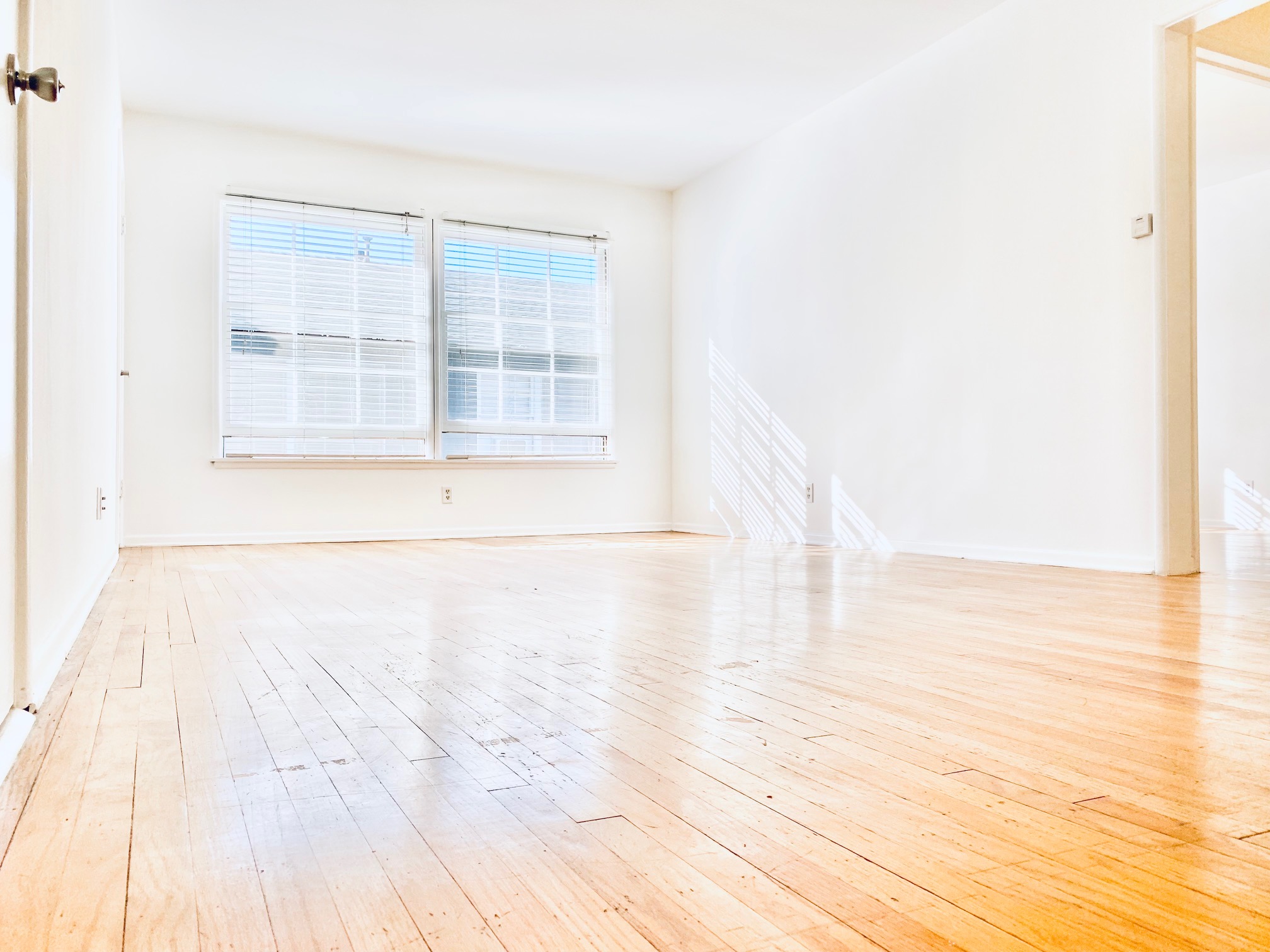 1 bedroom apartment, pet friendly in 13519 Moorpark St, Unit 1 Los Angeles, CA 91423 — photo 4
