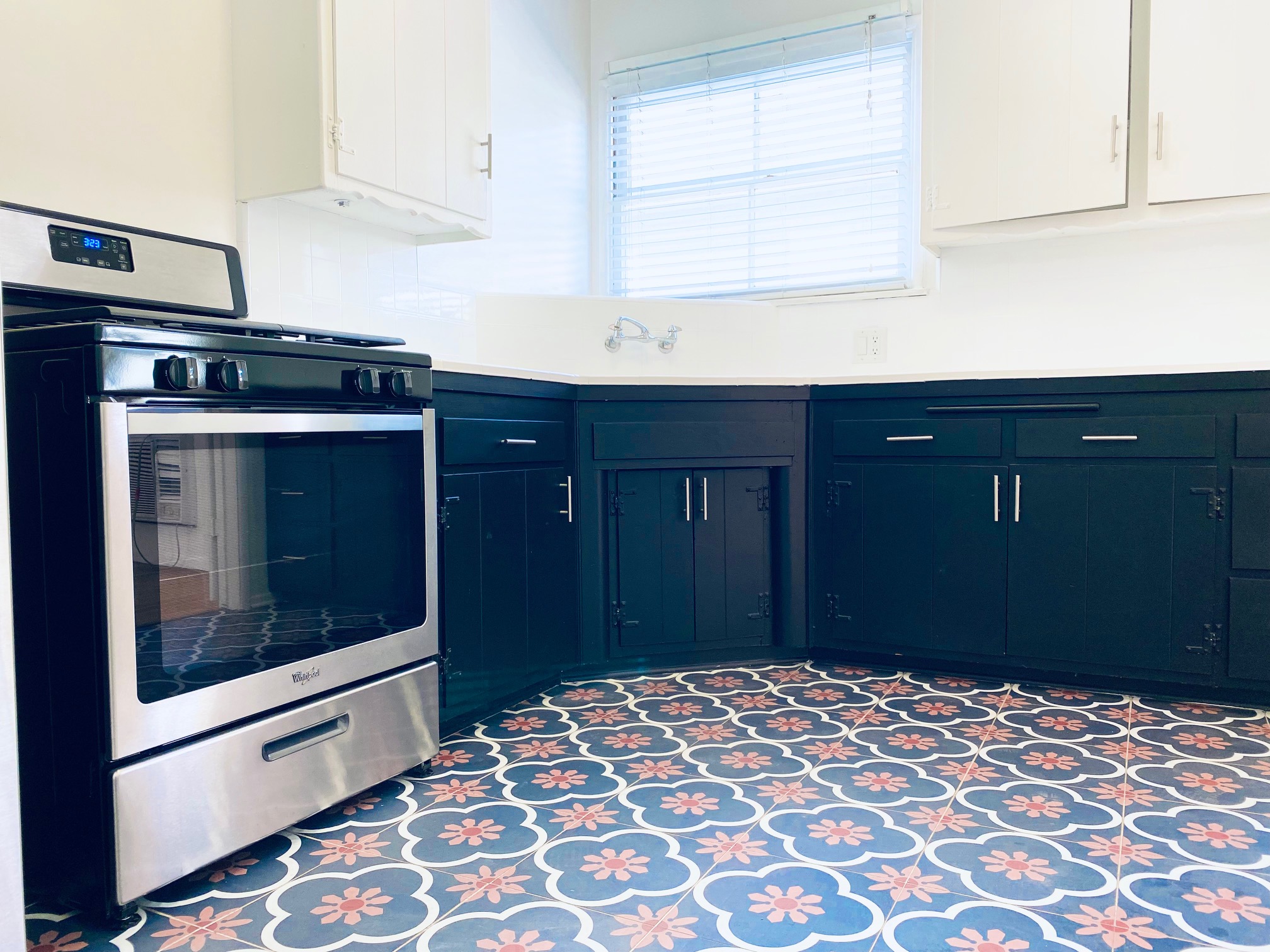1 bedroom apartment, pet friendly in 13519 Moorpark St, Unit 1 Los Angeles, CA 91423 — photo 11