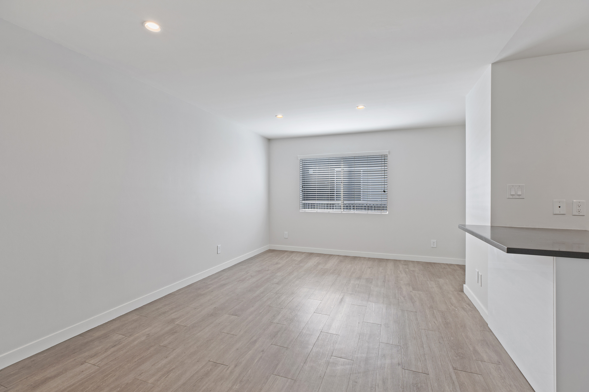 2 bedroom apartment with balcony, pet friendly in 810 Crenshaw Blvd, Unit 17 Los Angeles, CA 90005 — photo 13