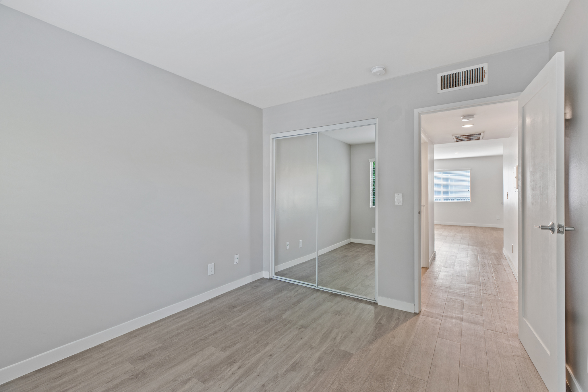 2 bedroom apartment with balcony, pet friendly in 810 Crenshaw Blvd, Unit 17 Los Angeles, CA 90005 — photo 15