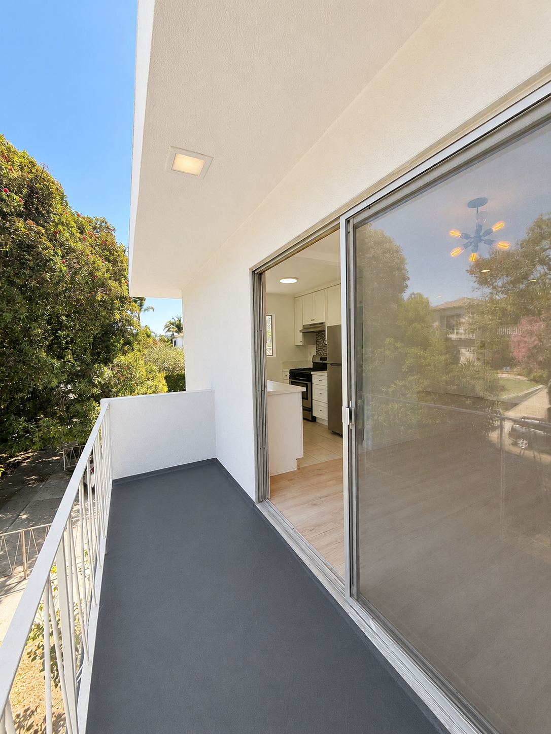 2 bedroom apartment with balcony, pet friendly in 1217 S Ogden Dr, Unit 5 Los Angeles, CA 90019 — photo 15