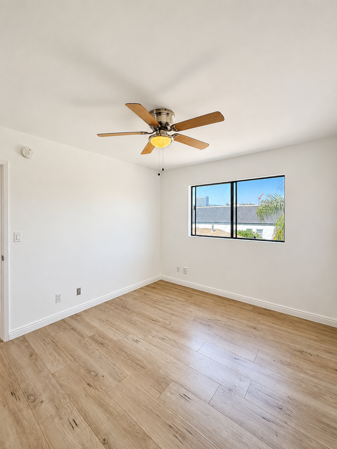 2 bedroom apartment with balcony, pet friendly in 1217 S Ogden Dr, Unit 5 Los Angeles, CA 90019 — photo 12