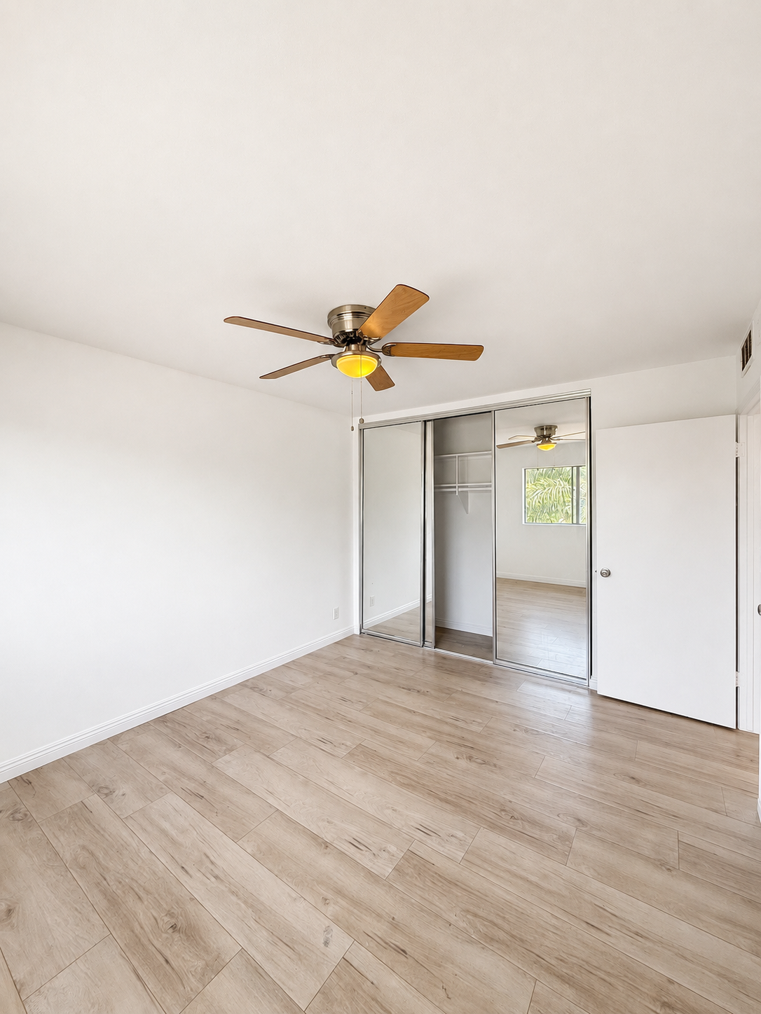 2 bedroom apartment with balcony, pet friendly in 1217 S Ogden Dr, Unit 5 Los Angeles, CA 90019 — photo 13