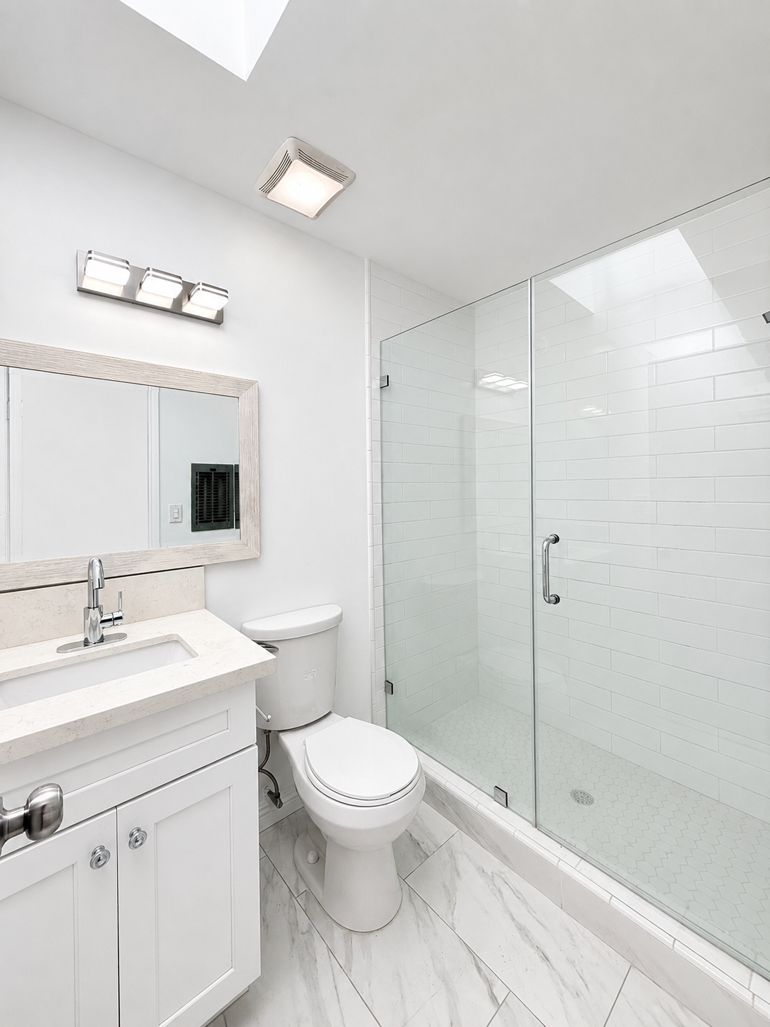 2 bedroom apartment with balcony, pet friendly in 1217 S Ogden Dr, Unit 5 Los Angeles, CA 90019 — photo 8