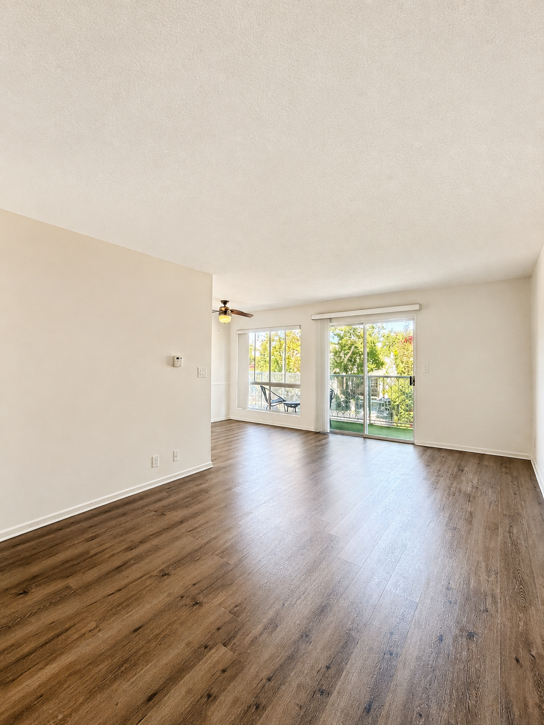 1 bedroom apartment with balcony, pet friendly in 1027 N Ogden Dr, Unit 6 West Hollywood, CA 90046 — photo 2