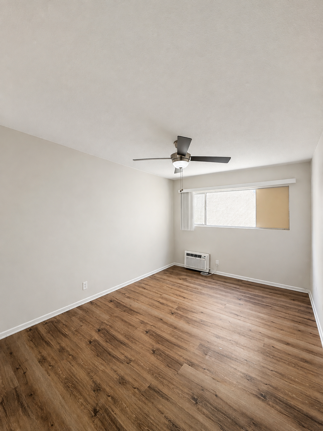 1 bedroom apartment with balcony, pet friendly in 1027 N Ogden Dr, Unit 6 West Hollywood, CA 90046 — photo 4