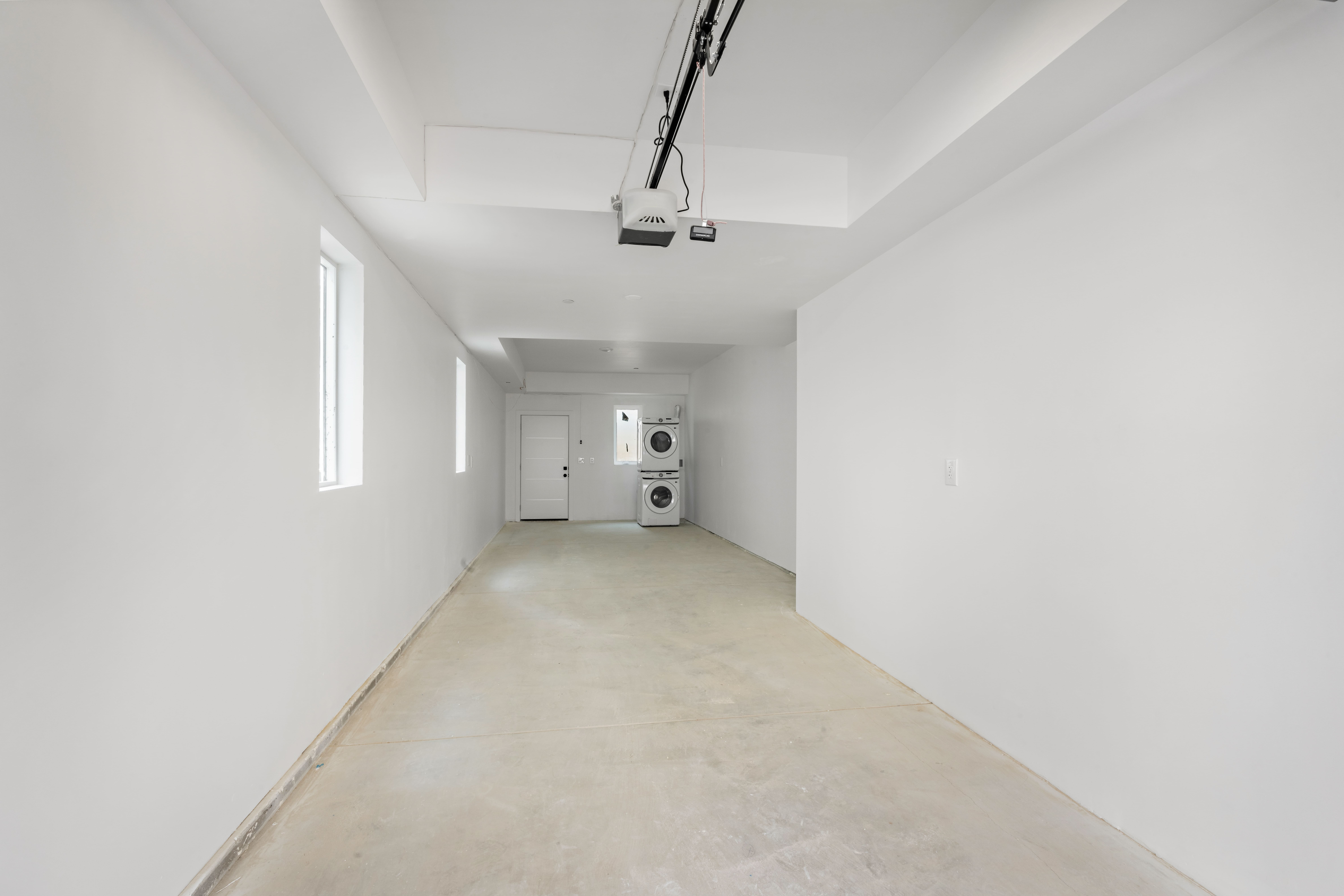 3 bedroom apartment with balcony, pet friendly in 10746 Hortense St, Unit A Los Angeles, CA 91602 โ photo 4