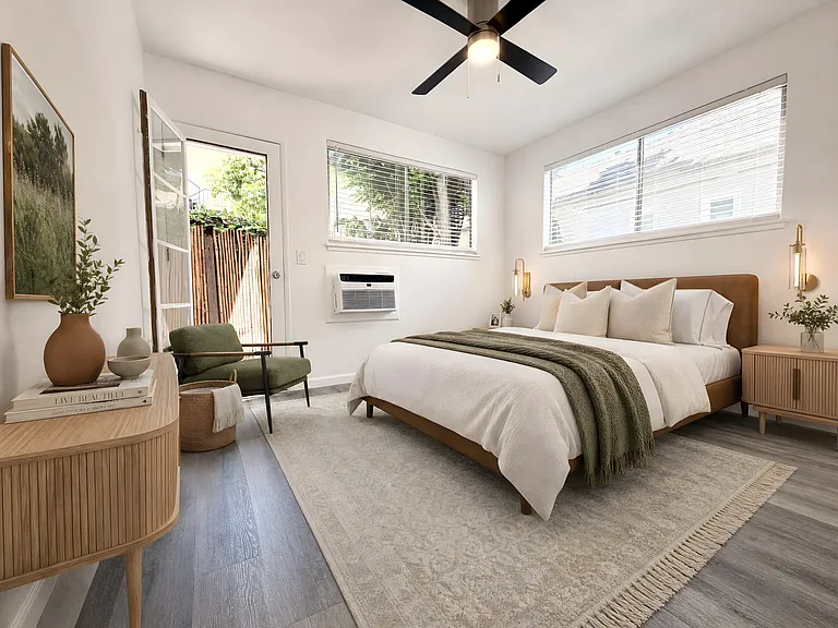 2 bedroom apartment, pet friendly in 10707 Landale St, Unit 1 Los Angeles, CA 91602 — photo 4
