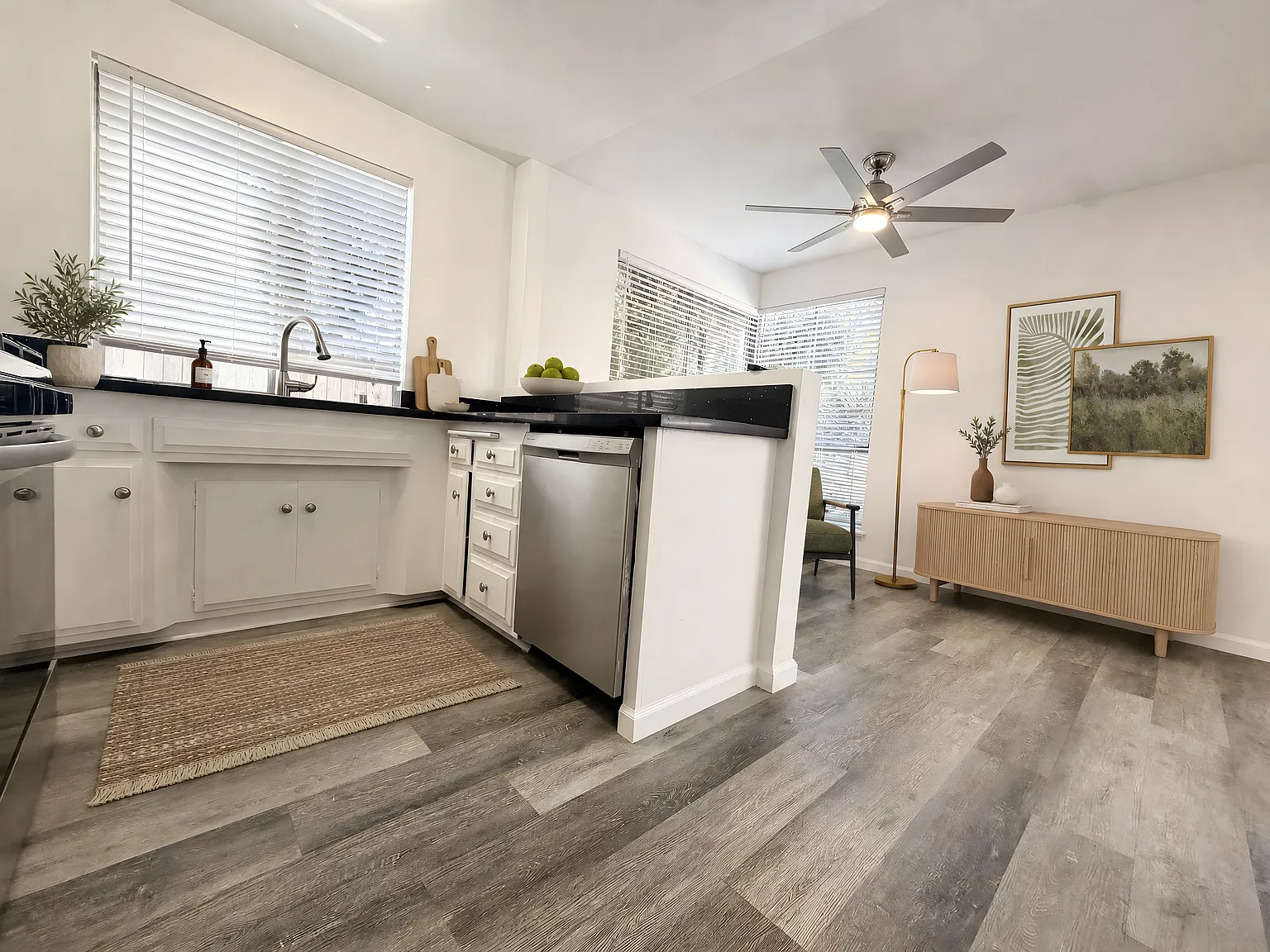 2 bedroom apartment, pet friendly in 10707 Landale St, Unit 1 Los Angeles, CA 91602 — photo 6