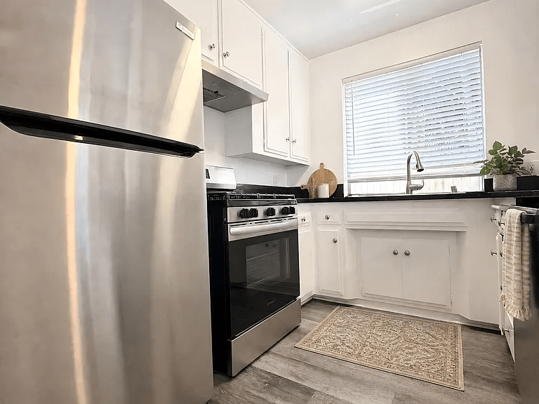 2 bedroom apartment, pet friendly in 10707 Landale St, Unit 1 Los Angeles, CA 91602 — photo 8