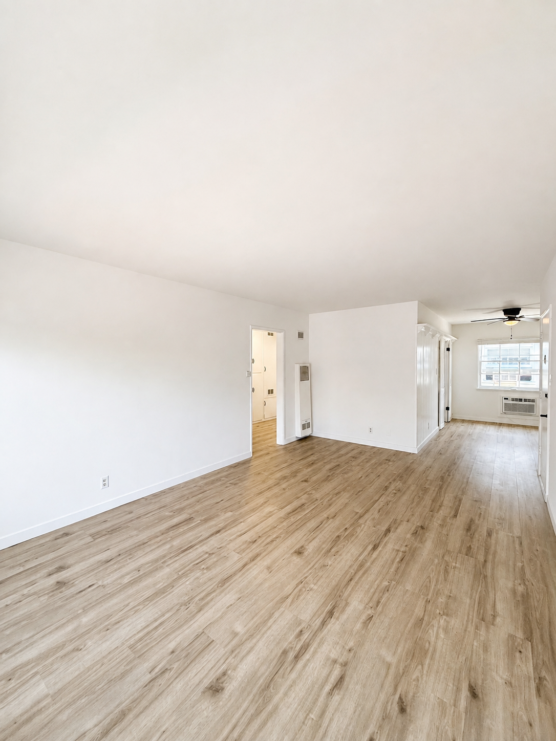 1 bedroom apartment, pet friendly in 13515 Moorpark St, Unit 5 Los Angeles, CA 91423 — photo 7