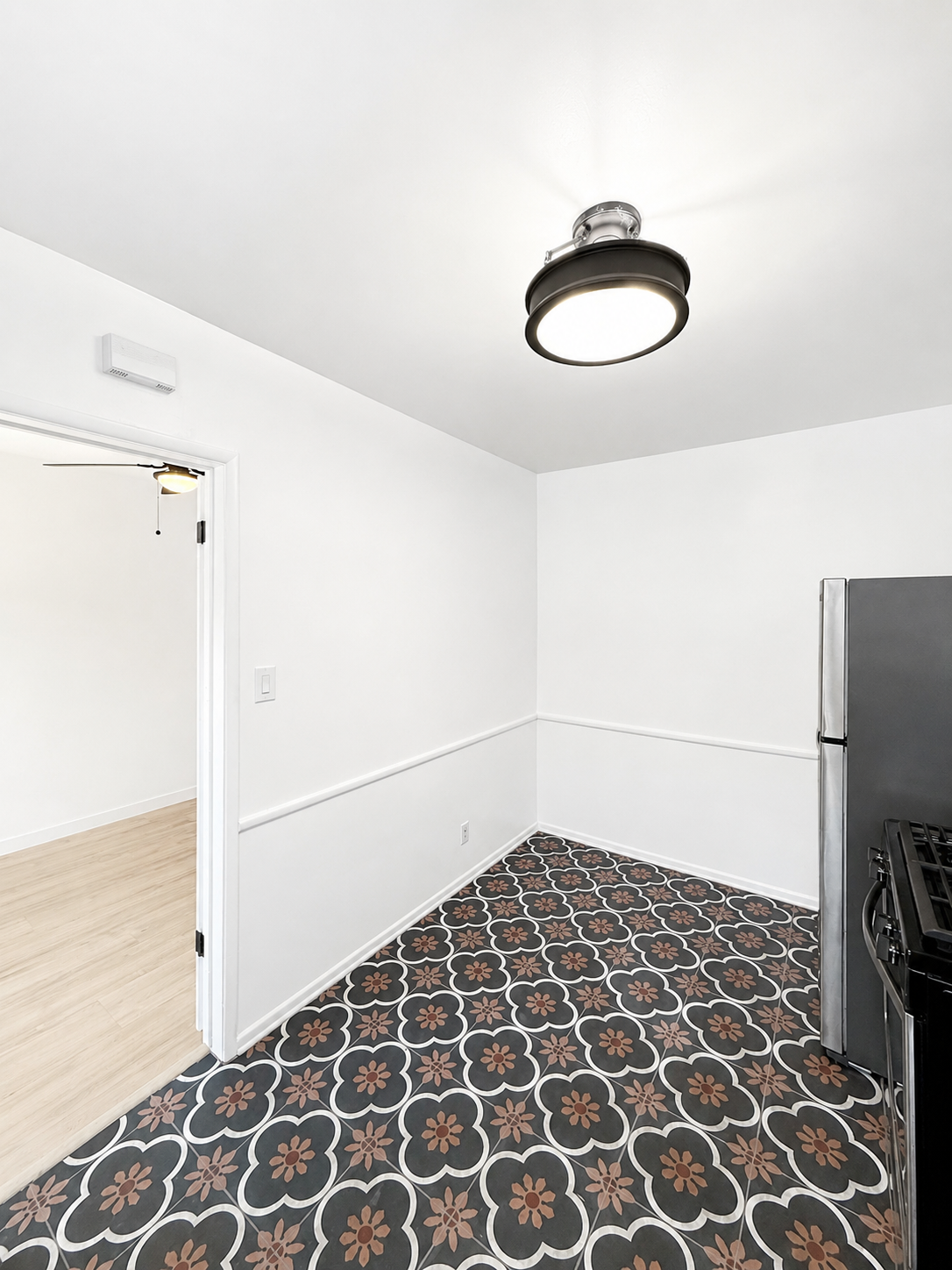 1 bedroom apartment, pet friendly in 13515 Moorpark St, Unit 5 Los Angeles, CA 91423 — photo 10