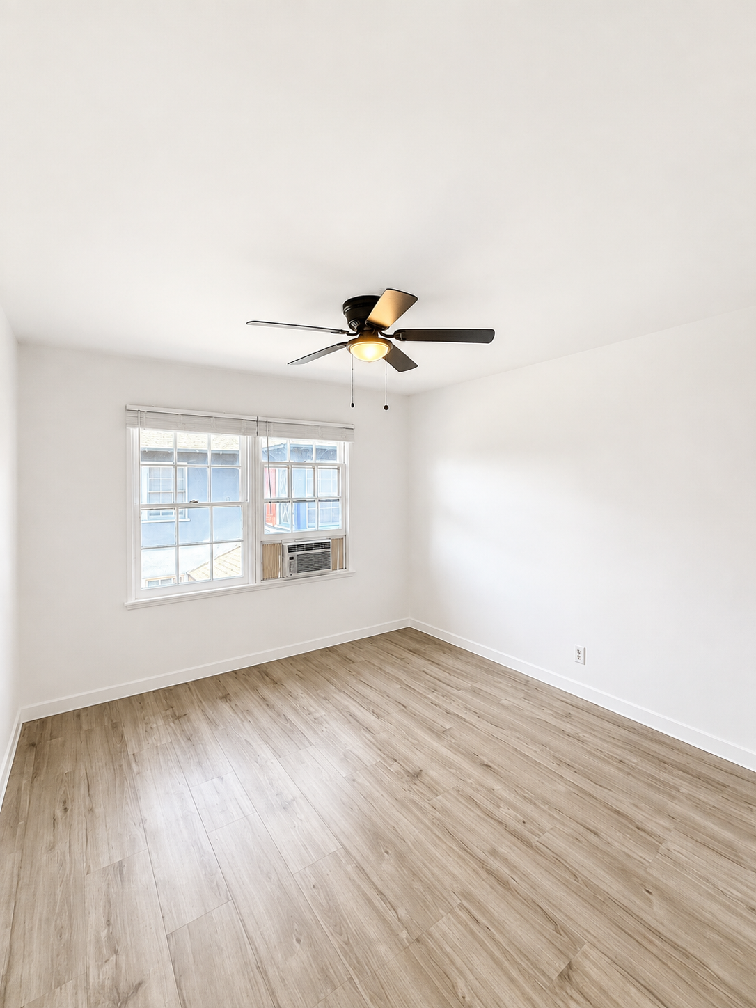 1 bedroom apartment, pet friendly in 13515 Moorpark St, Unit 5 Los Angeles, CA 91423 — photo 4