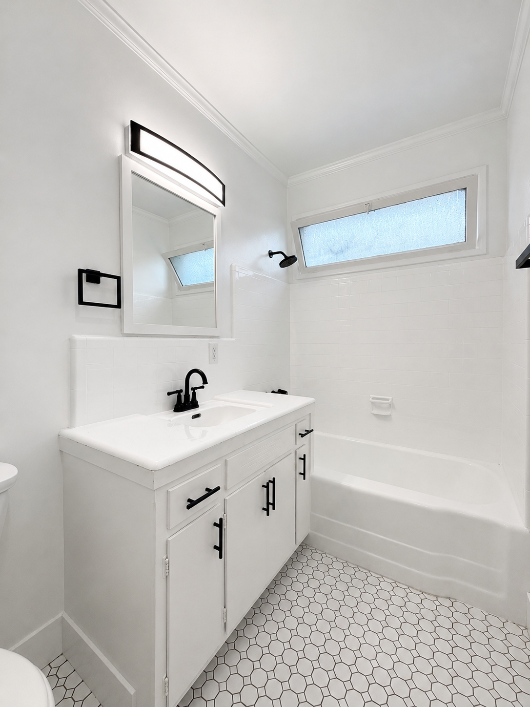1 bedroom apartment, pet friendly in 13515 Moorpark St, Unit 5 Los Angeles, CA 91423 — photo 13