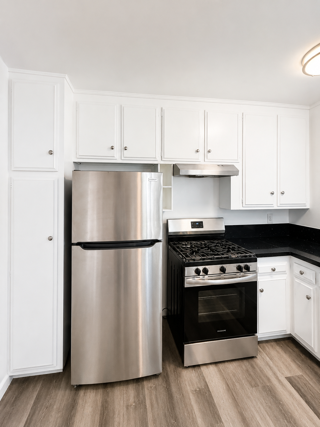 2 bedroom apartment, pet friendly in 10707 Landale St, Unit 1 Los Angeles, CA 91602 — photo 5