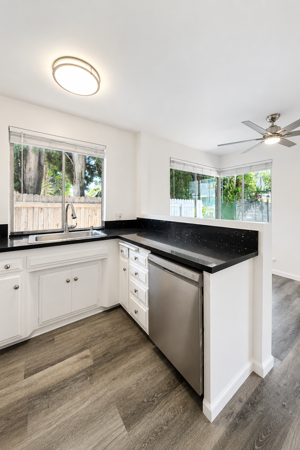 2 bedroom apartment, pet friendly in 10707 Landale St, Unit 1 Los Angeles, CA 91602 — photo 6
