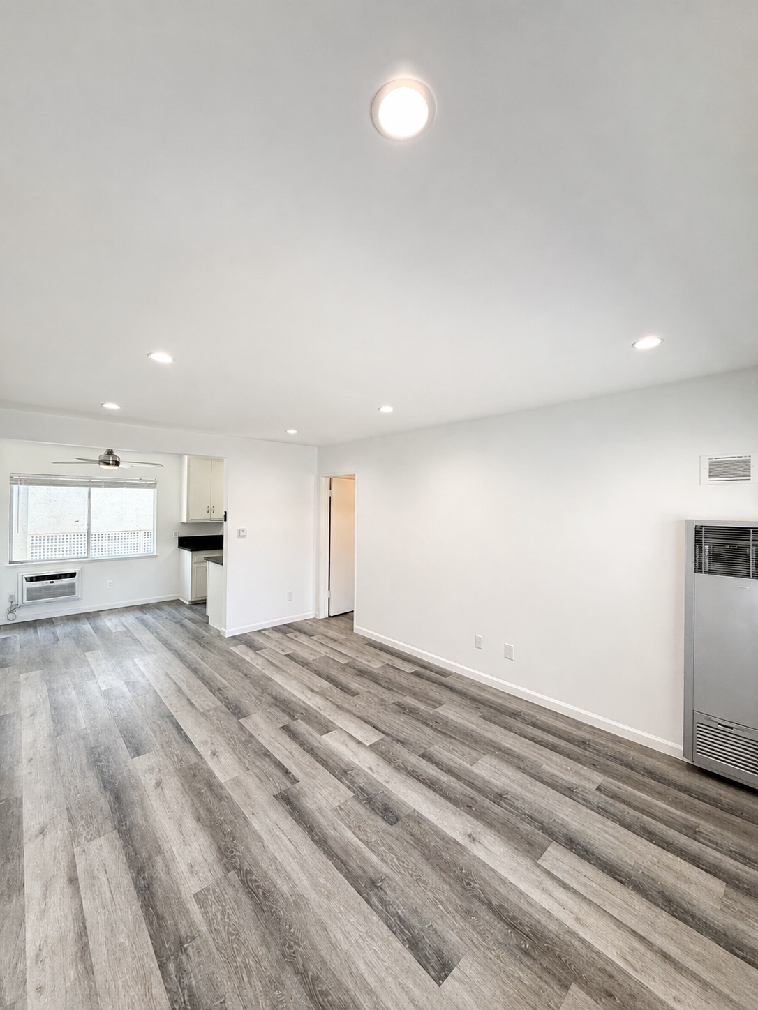 1 bedroom apartment, pet friendly in 10707 Landale St, Unit 6 Los Angeles, CA 91602 — photo 2