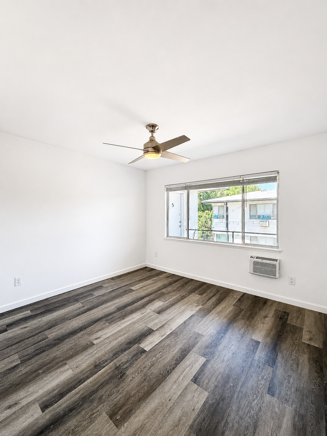 1 bedroom apartment, pet friendly in 10707 Landale St, Unit 6 Los Angeles, CA 91602 — photo 4