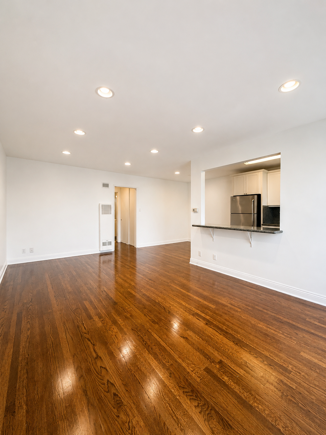 1 bedroom apartment, pet friendly in 102 Hayworth Ave, Unit 3 Los Angeles, CA 90048 — photo 8