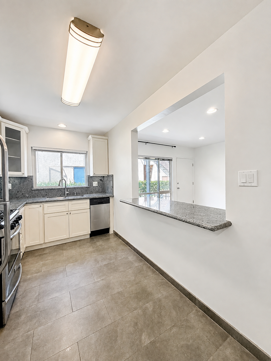 1 bedroom apartment, pet friendly in 102 Hayworth Ave, Unit 3 Los Angeles, CA 90048 — photo 6