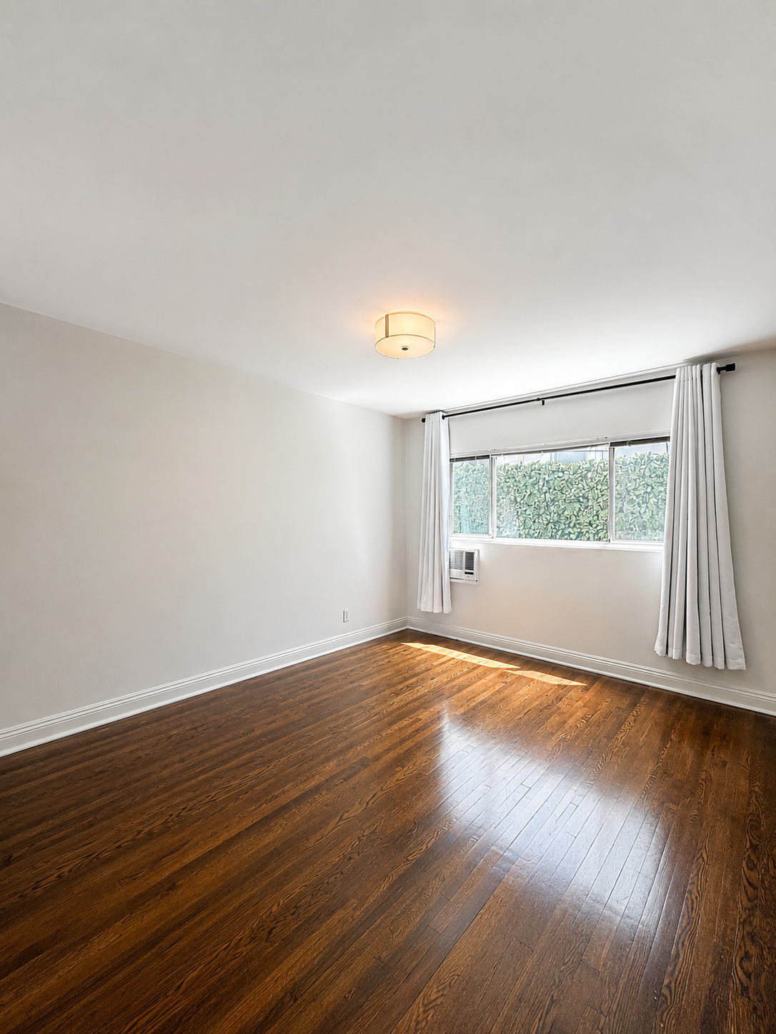 1 bedroom apartment, pet friendly in 102 Hayworth Ave, Unit 3 Los Angeles, CA 90048 — photo 11