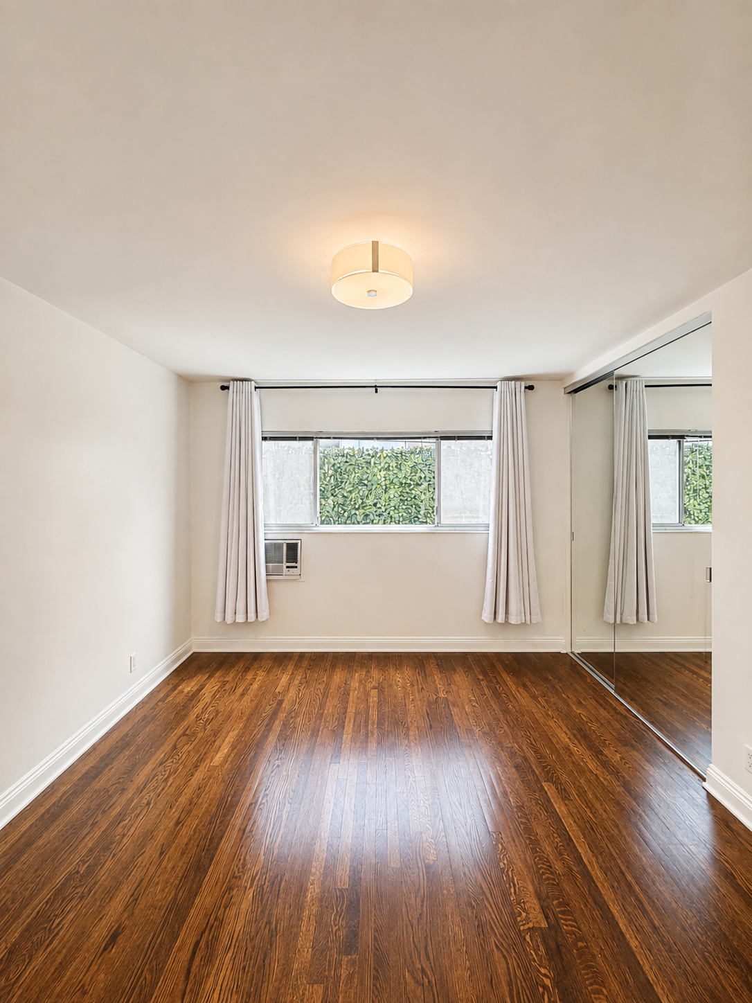 1 bedroom apartment, pet friendly in 102 Hayworth Ave, Unit 3 Los Angeles, CA 90048 — photo 4