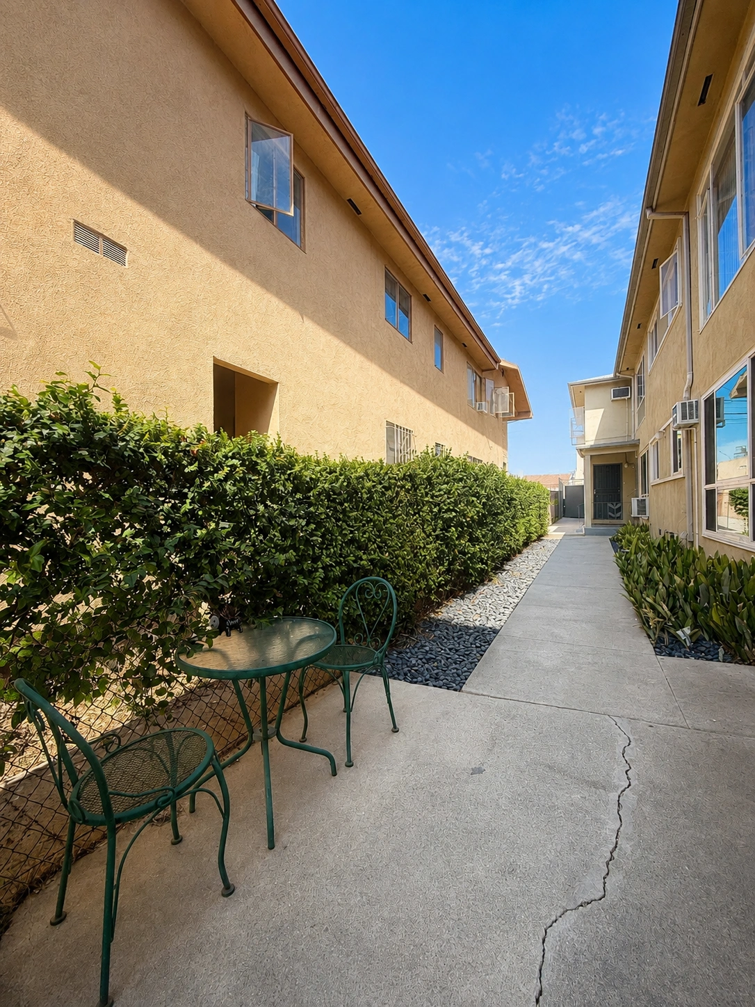 1 bedroom apartment, pet friendly in 102 Hayworth Ave, Unit 3 Los Angeles, CA 90048 — photo 14