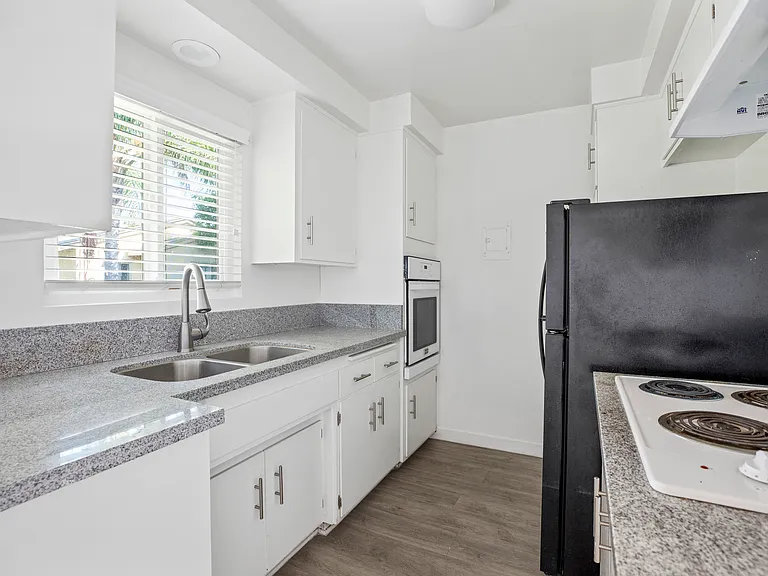 1 bedroom apartment, pet friendly in 1119 Huntington Dr, Unit 5 South Pasadena, CA 91030 — photo 2