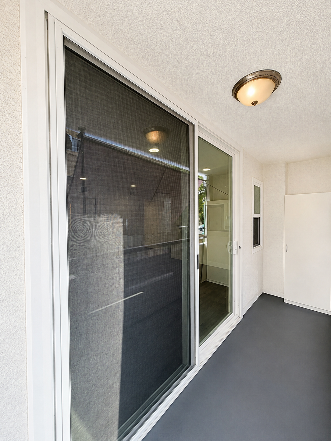 2 bedroom apartment with balcony, pet friendly in 1943 Tamarind Ave, Unit 104 Los Angeles, CA 90068 Los Angeles, CA 90028 — photo 14